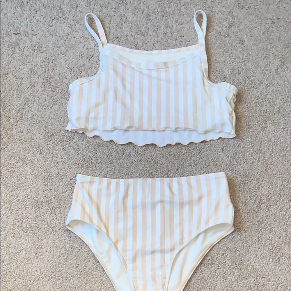 Bathing suit from hollister, not padded - Picture 1 of 1